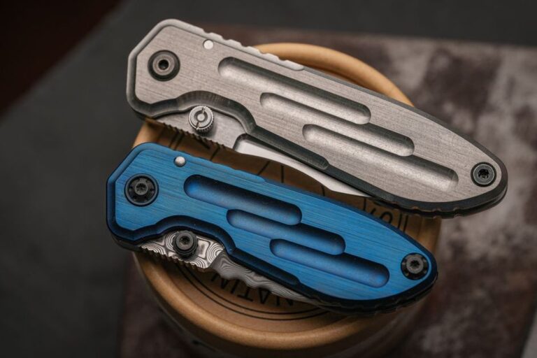 Assisted opening vs manual folding knives side by side comparison