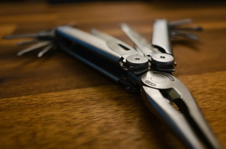 Multi-tool with various components open