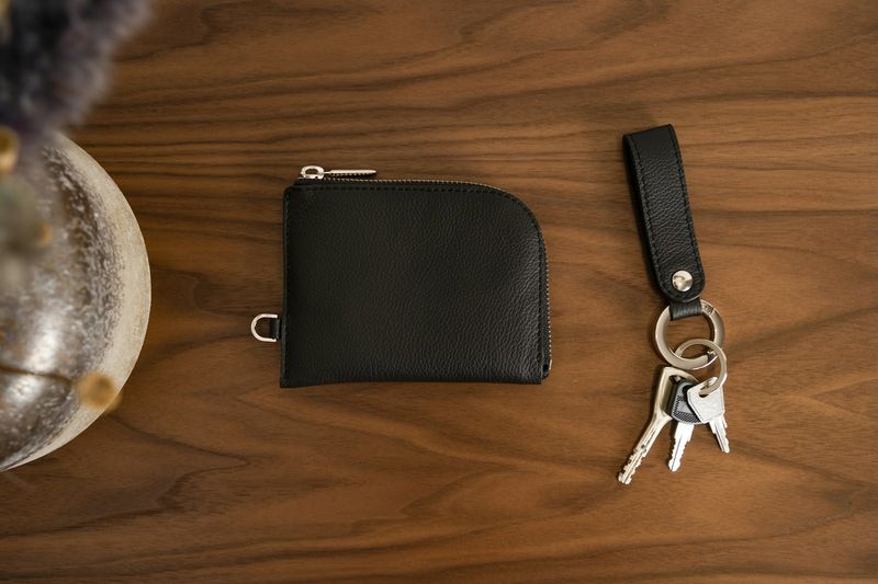 EDC key organizer and wallet for campus carry